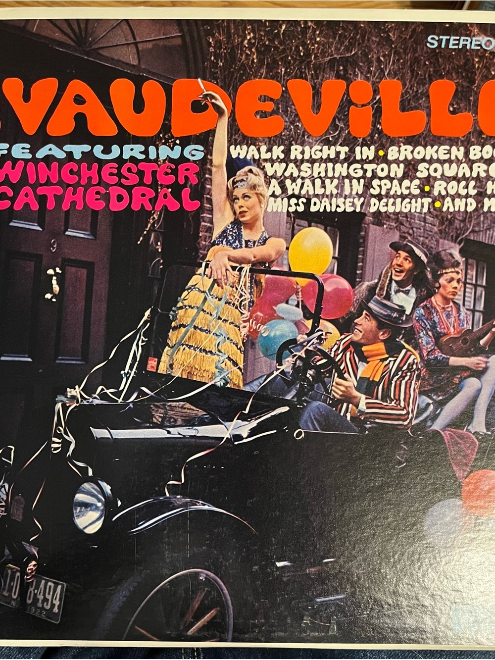 Old Vaudeville Combo– Featuring Winchester Cathedral (Jazz, Pop)